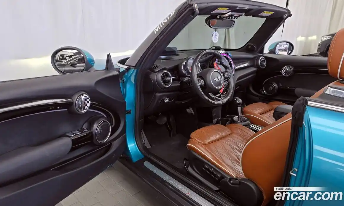 Mini Cooper Convertible 2017 2.0 гидро в Москве № 1916431, фото 10