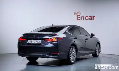 Lexus ES, 2023