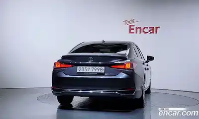 Lexus ES 2023 2.5 гидро в Москве № 1916991, миниатюра 3