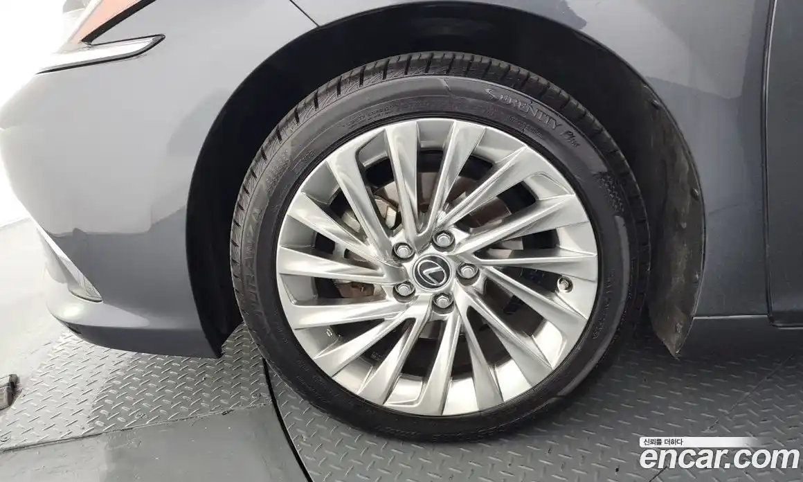 Lexus ES 2023 2.5 гидро в Москве № 1916991, фото 4