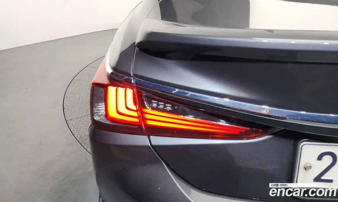 Lexus ES 2023 2.5 гидро в Москве № 1916991, фото 8