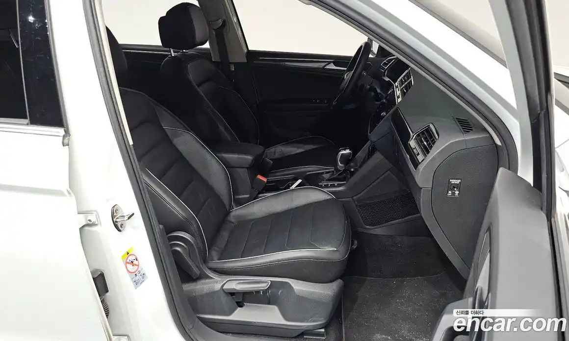 Volkswagen Tiguan 2021 2.0 гидро в Москве № 1917559, фото 17