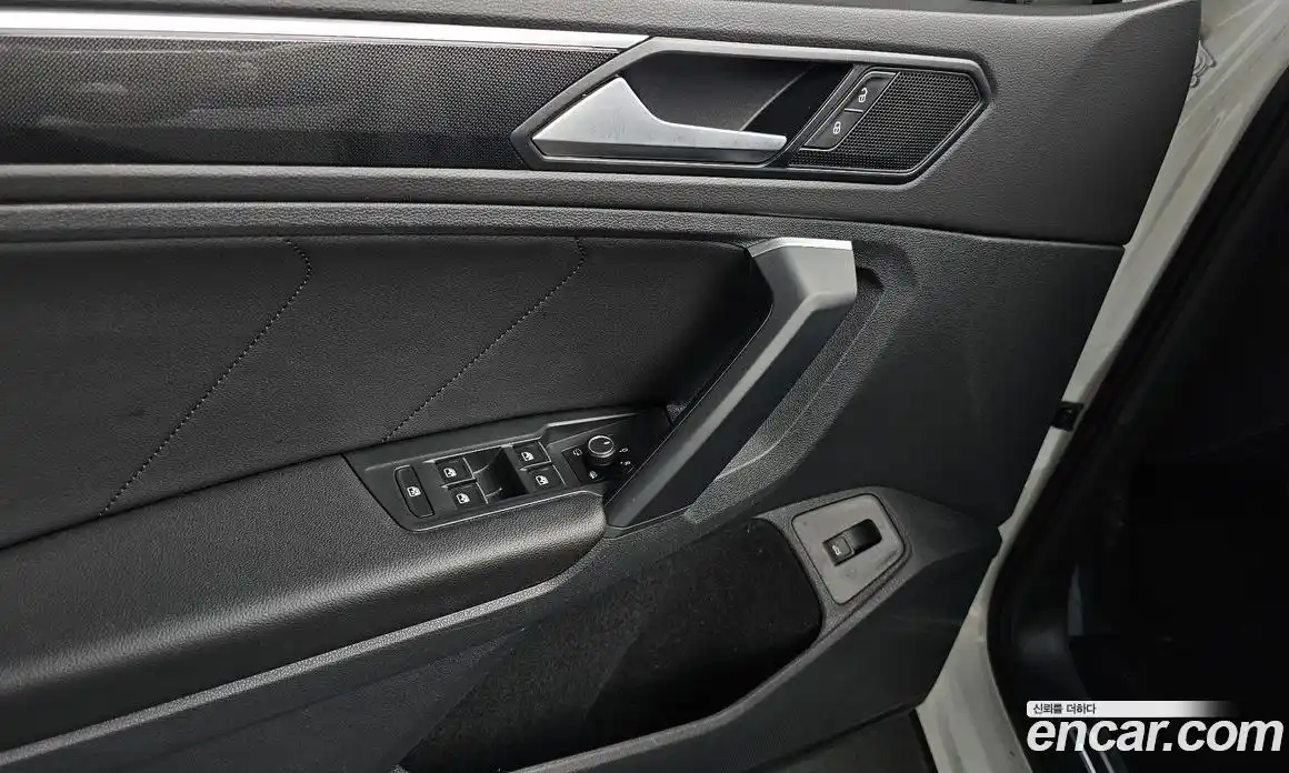 Volkswagen Tiguan 2021 2.0 гидро в Москве № 1917559, фото 30