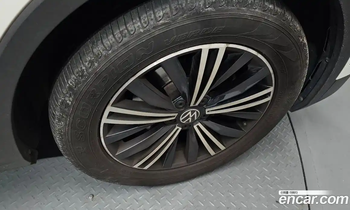 Volkswagen Tiguan 2021 2.0 гидро в Москве № 1917559, фото 32