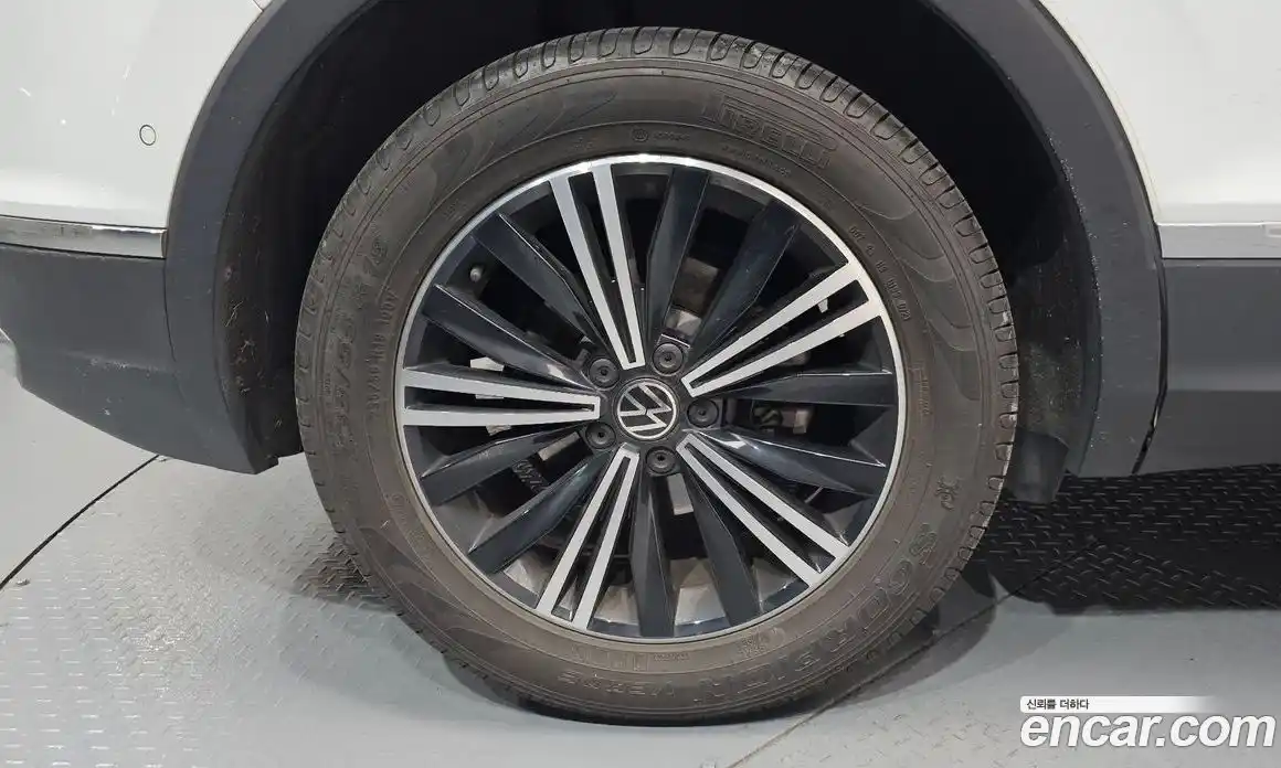 Volkswagen Tiguan 2021 2.0 гидро в Москве № 1917559, фото 4