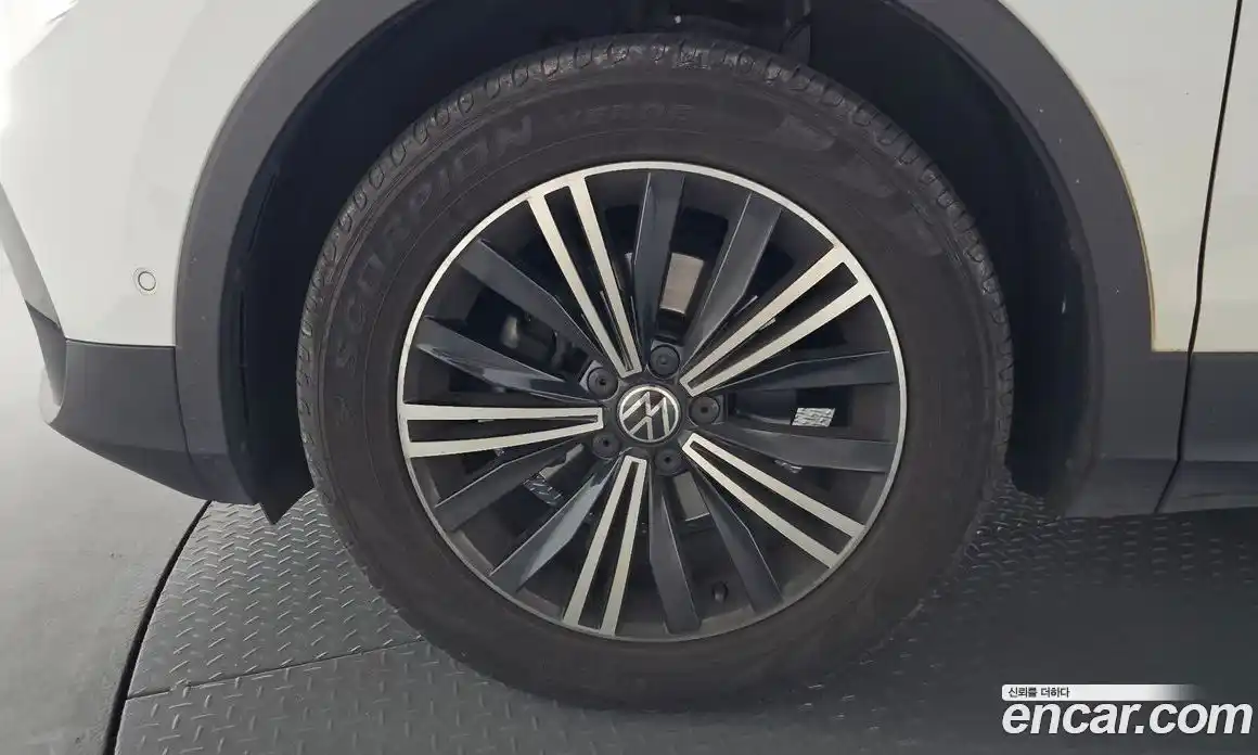 Volkswagen Tiguan 2021 2.0 гидро в Москве № 1917559, фото 6