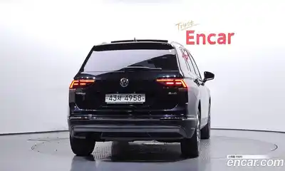 Volkswagen Tiguan 2018 2.0 гидро в Москве № 1918111, миниатюра 4