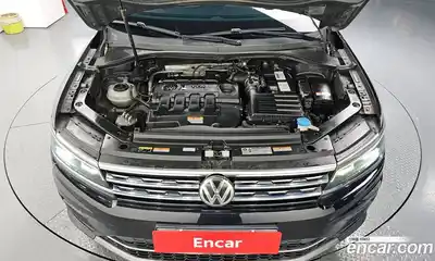 Volkswagen Tiguan 2018 2.0 гидро в Москве № 1918111, миниатюра 6