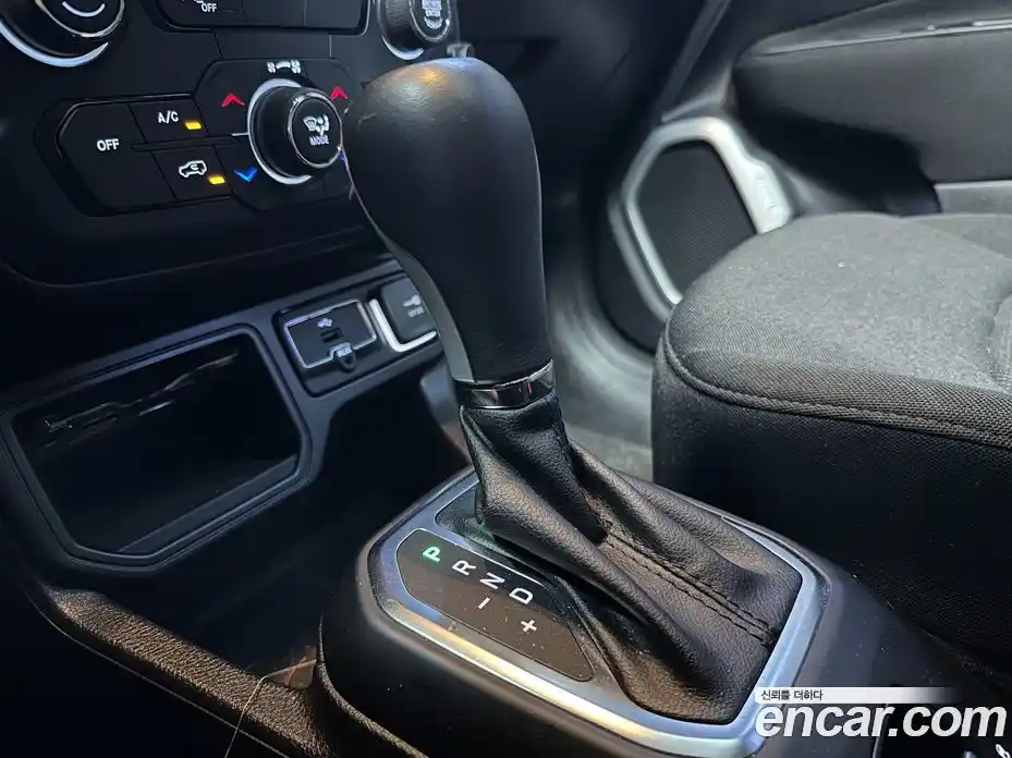 Jeep Renegade 2018 2.4 гидро в Москве № 1919145, фото 19