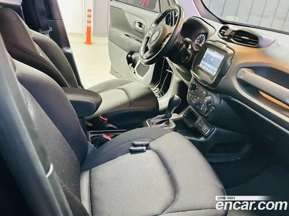 Jeep Renegade 2018 2.4 гидро в Москве № 1919145, фото 7