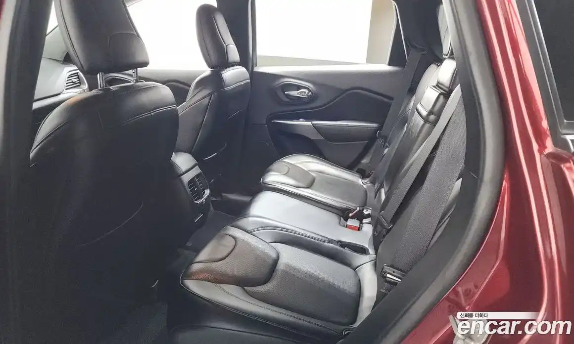 Jeep Cherokee 2018 2.4 гидро в Москве № 1919260, фото 26