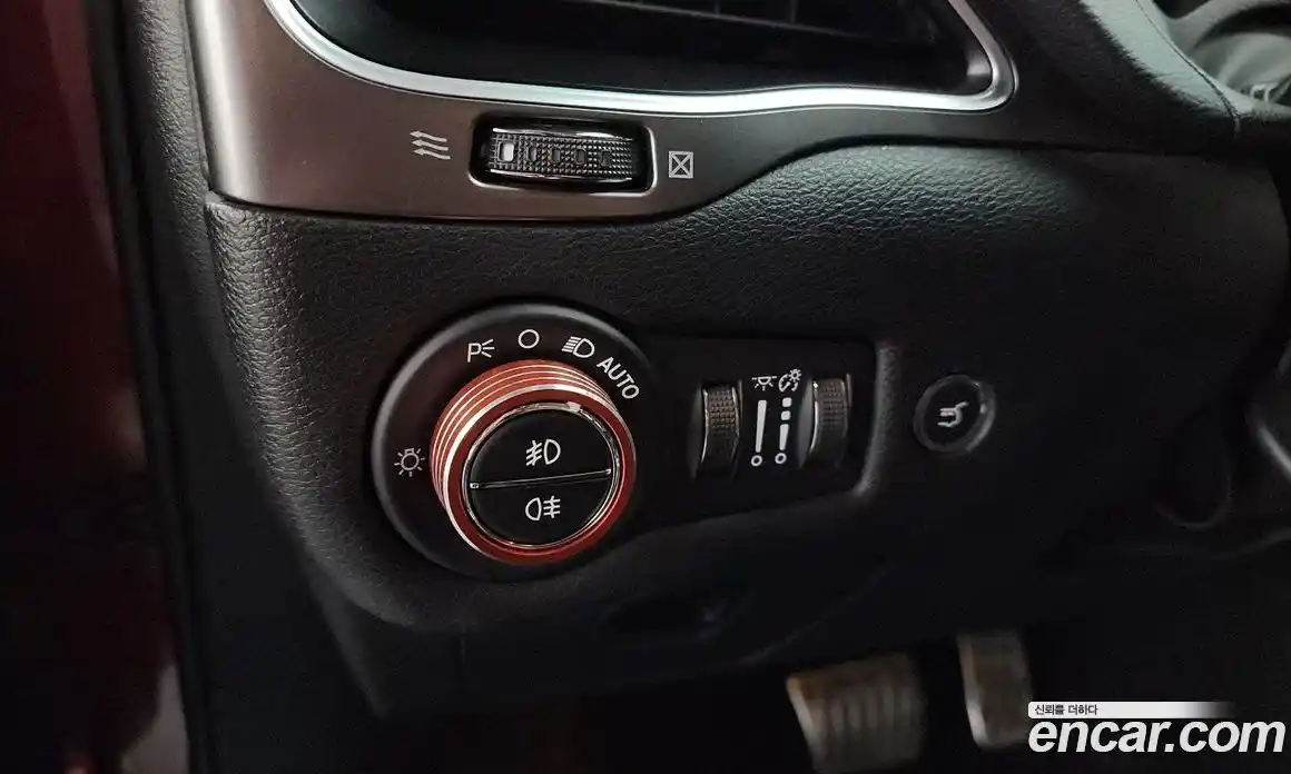 Jeep Cherokee 2018 2.4 гидро в Москве № 1919260, фото 28