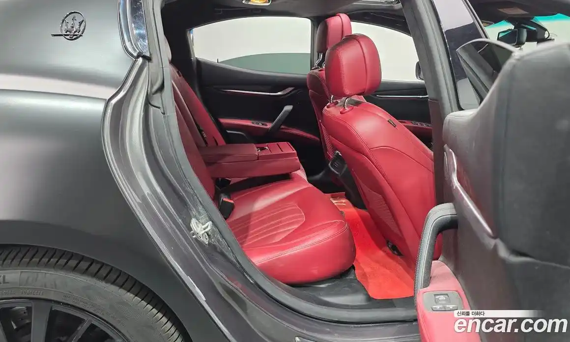 Maserati Ghibli 2016 3.0 гидро, фото 12