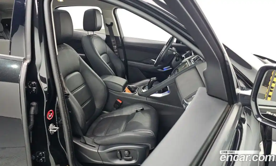 Jaguar E-Pace 2019 2.0 гидро в Москве № 1921138, фото 11