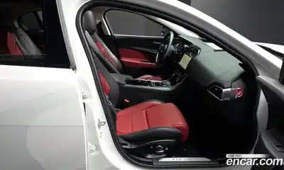 Jaguar XE 2019 2.0 гидро в Москве № 1921204, миниатюра 12