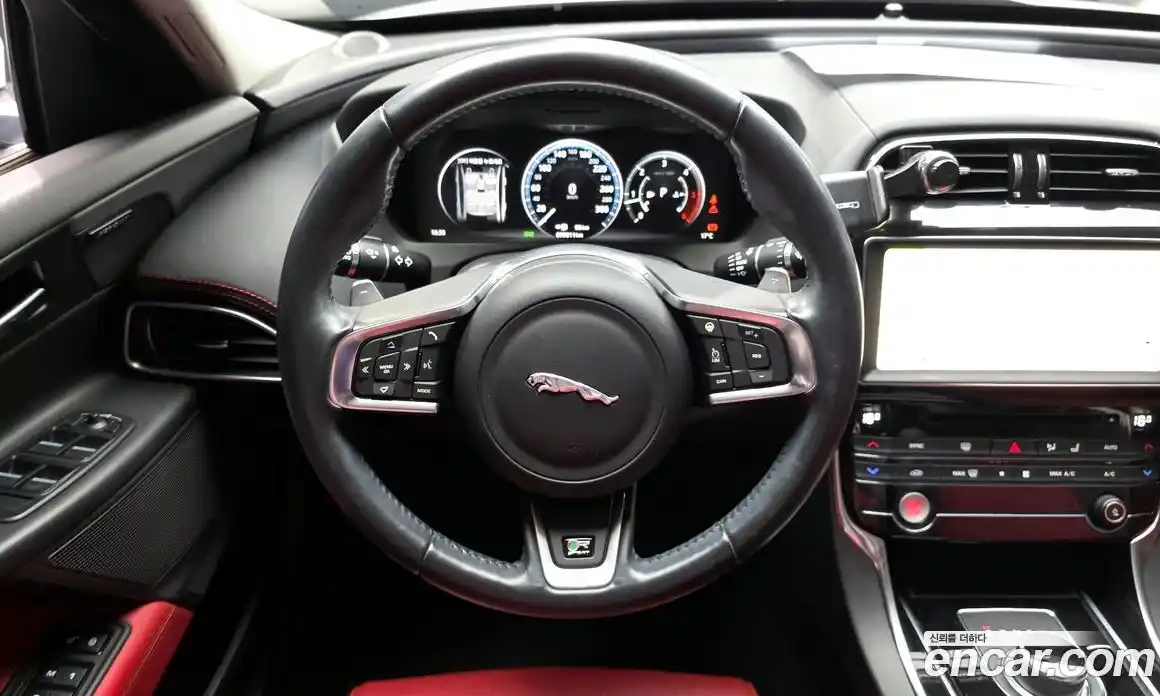 Jaguar XE 2019 2.0 гидро в Москве № 1921204, фото 13