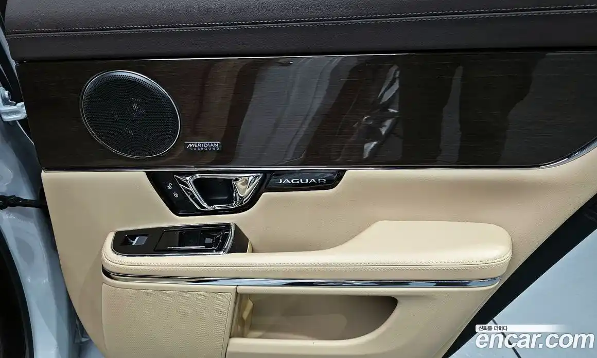 Jaguar XJ 2017 3.0 гидро в Москве № 1921232, фото 15