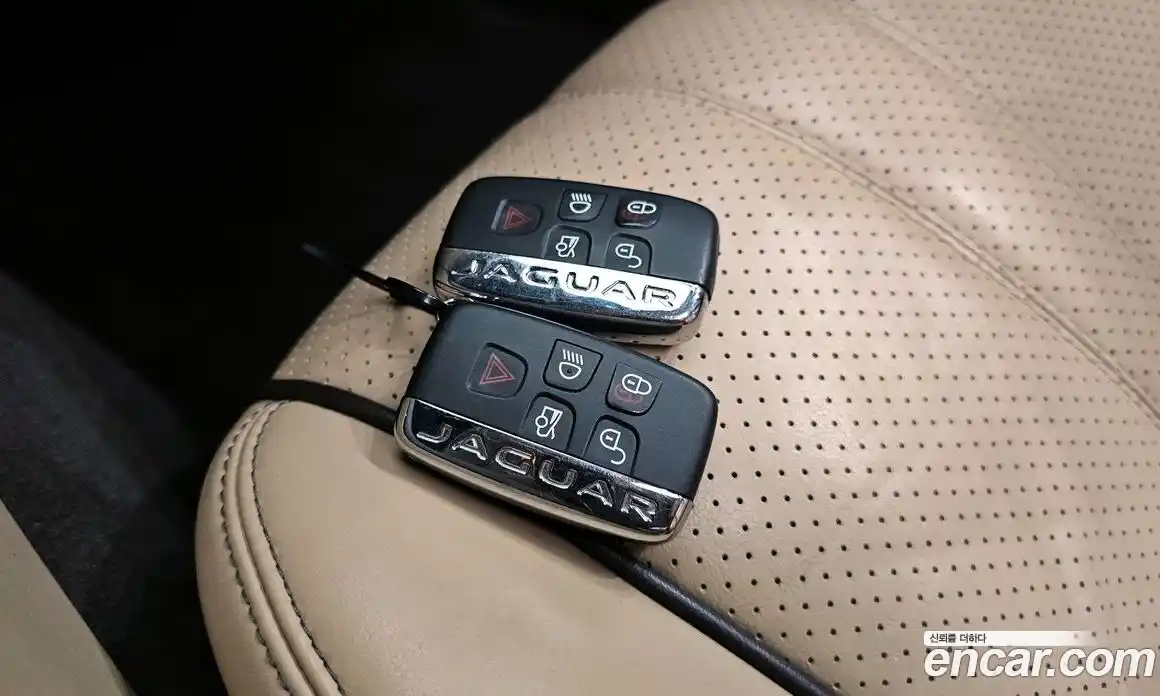 Jaguar XJ 2017 3.0 гидро в Москве № 1921232, фото 30