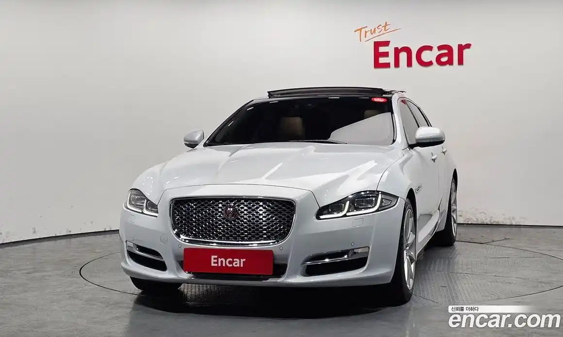 Jaguar XJ 2017 3.0 гидро в Москве № 1921232, фото 3
