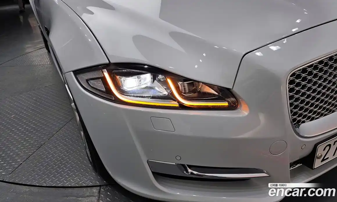 Jaguar XJ 2017 3.0 гидро в Москве № 1921232, фото 8