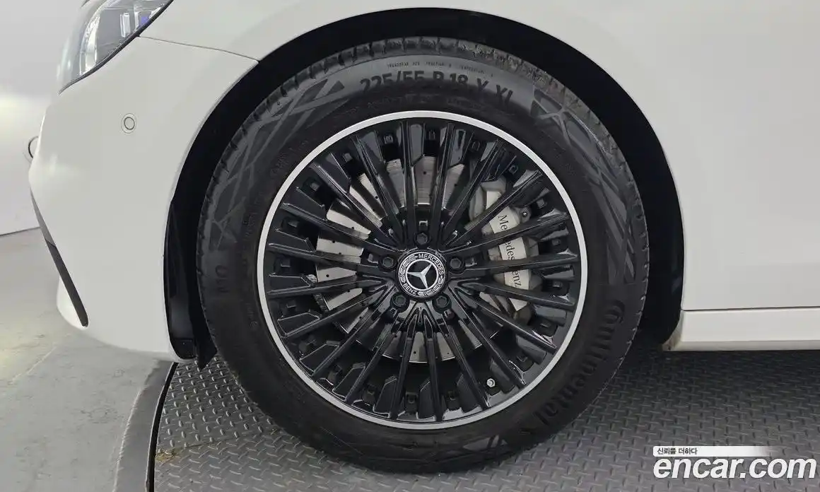 Mercedes-Benz E-Class 2021 2.0 гидро, фото 5