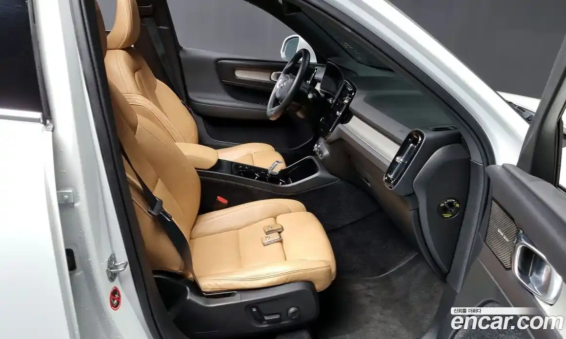 Volvo XC40 2019 2.0 гидро в Москве № 196920, фото 11