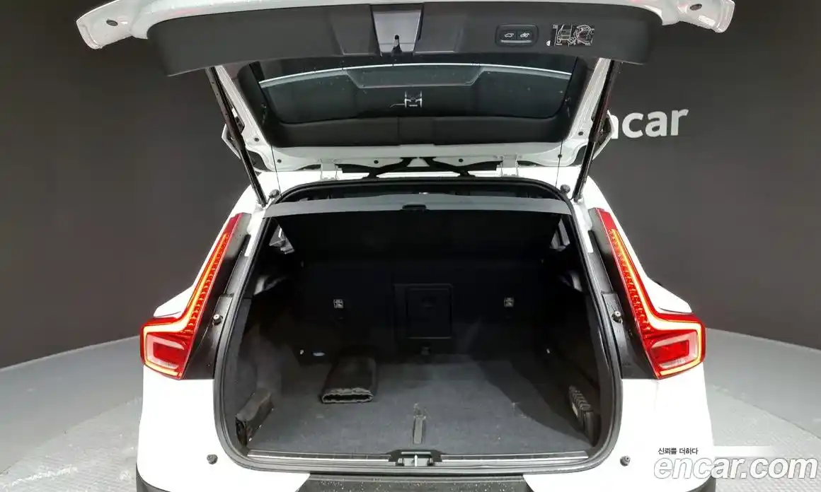 Volvo XC40 2019 2.0 гидро в Москве № 196920, фото 20