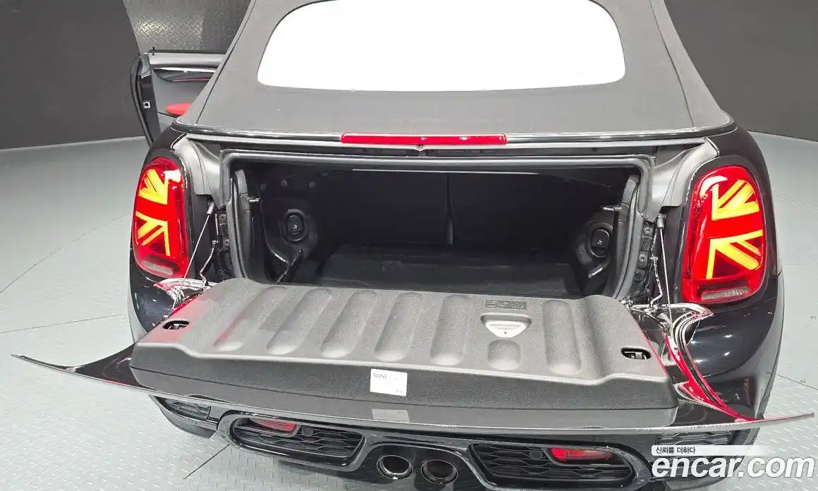Mini Cooper Convertible 2019 2.0 гидро в Москве № 214296, фото 20