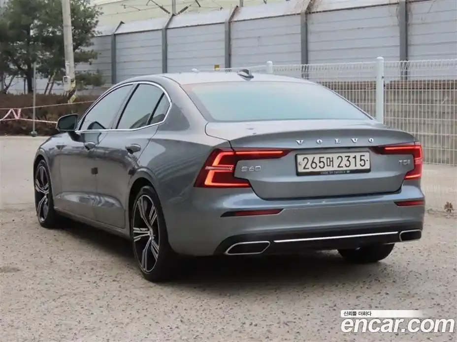 Volvo S60 2019 2.0 гидро в Москве № 230577, фото 3