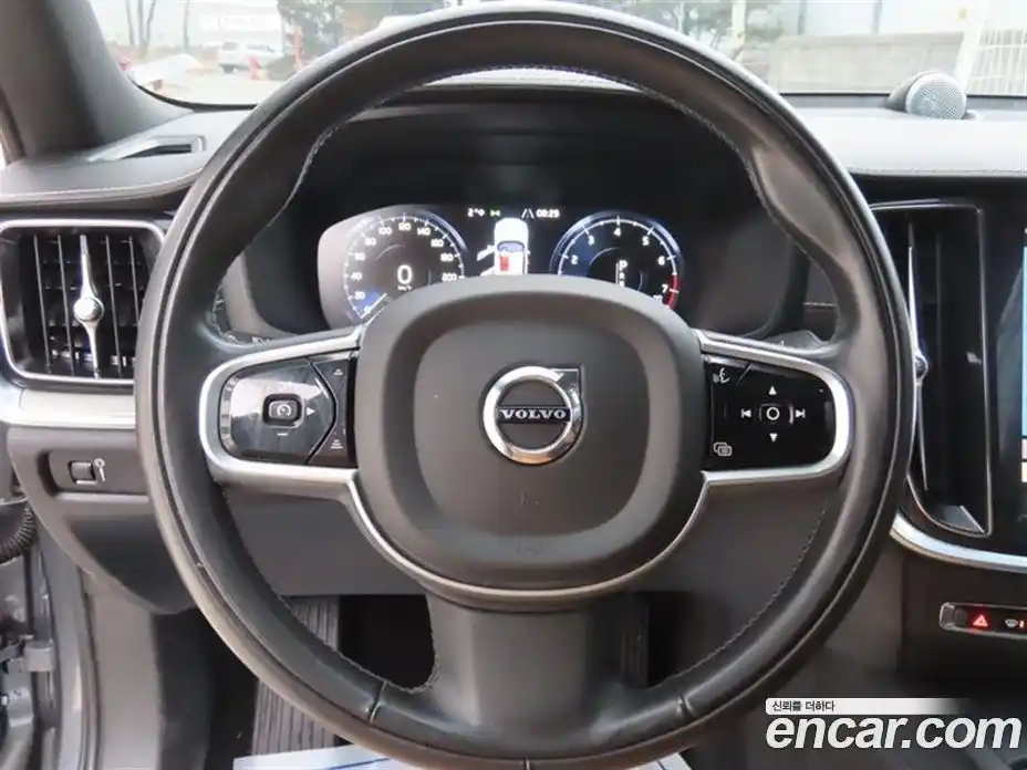 Volvo S60 2019 2.0 гидро в Москве № 230577, фото 9