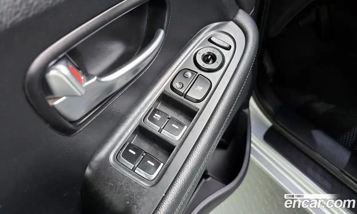 Kia Carens 2016 2.0 гидро в Москве № 321683, фото 17