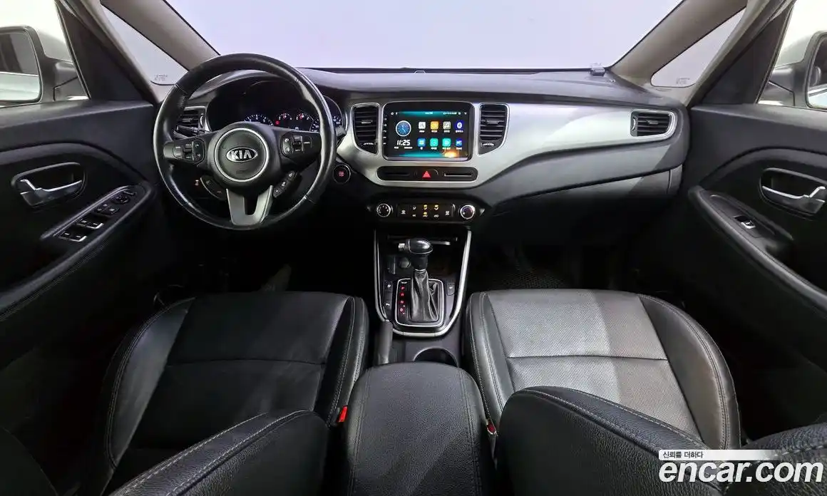 Kia Carens 2016 2.0 гидро в Москве № 321683, фото 7