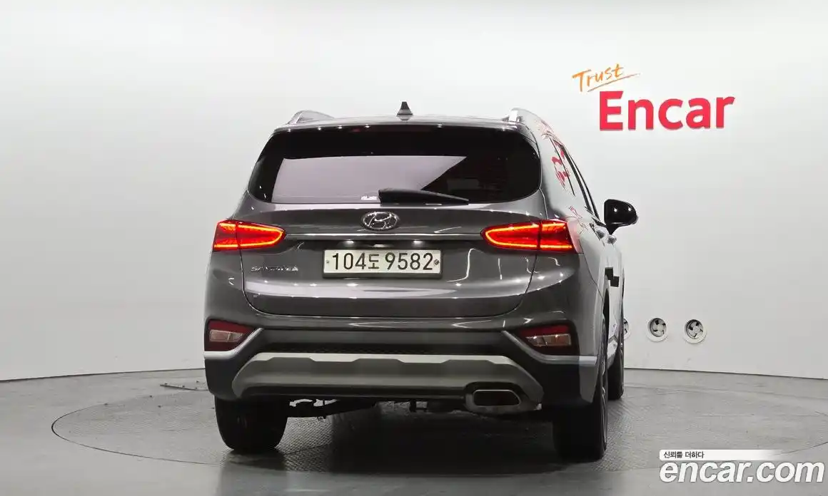 Hyundai Santa Fe 2019 2.0 гидро в Москве № 1278105, фото 4