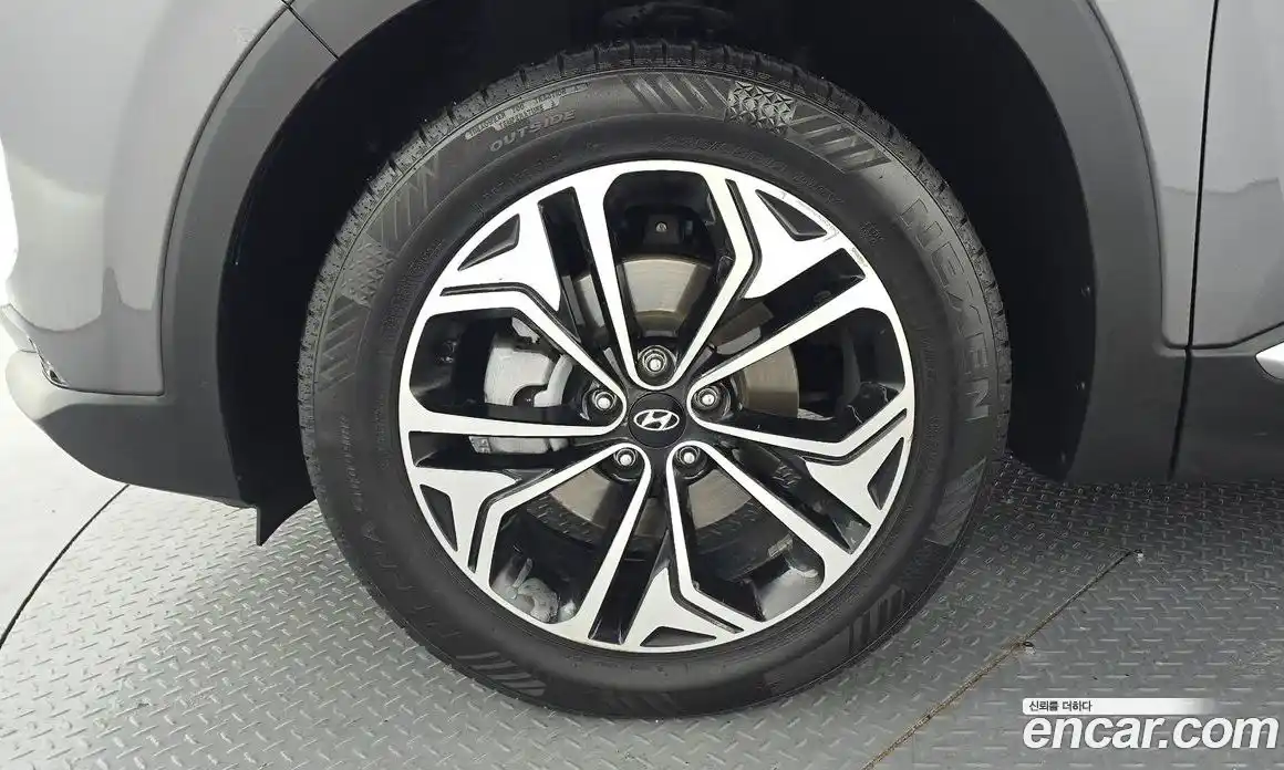 Hyundai Santa Fe 2019 2.0 гидро в Москве № 1278105, фото 5