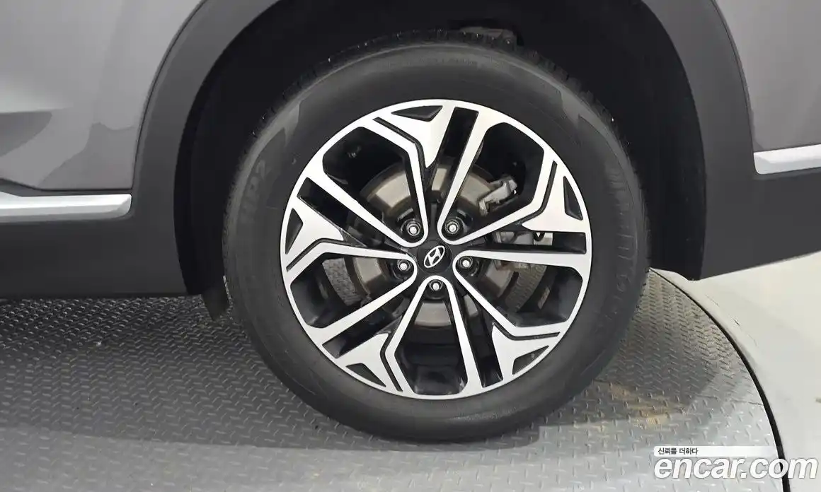 Hyundai Santa Fe 2019 2.0 гидро в Москве № 1278105, фото 7