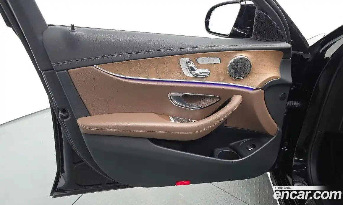 Mercedes-Benz E-Class 2021 2.0 гидро в Москве, фото 14