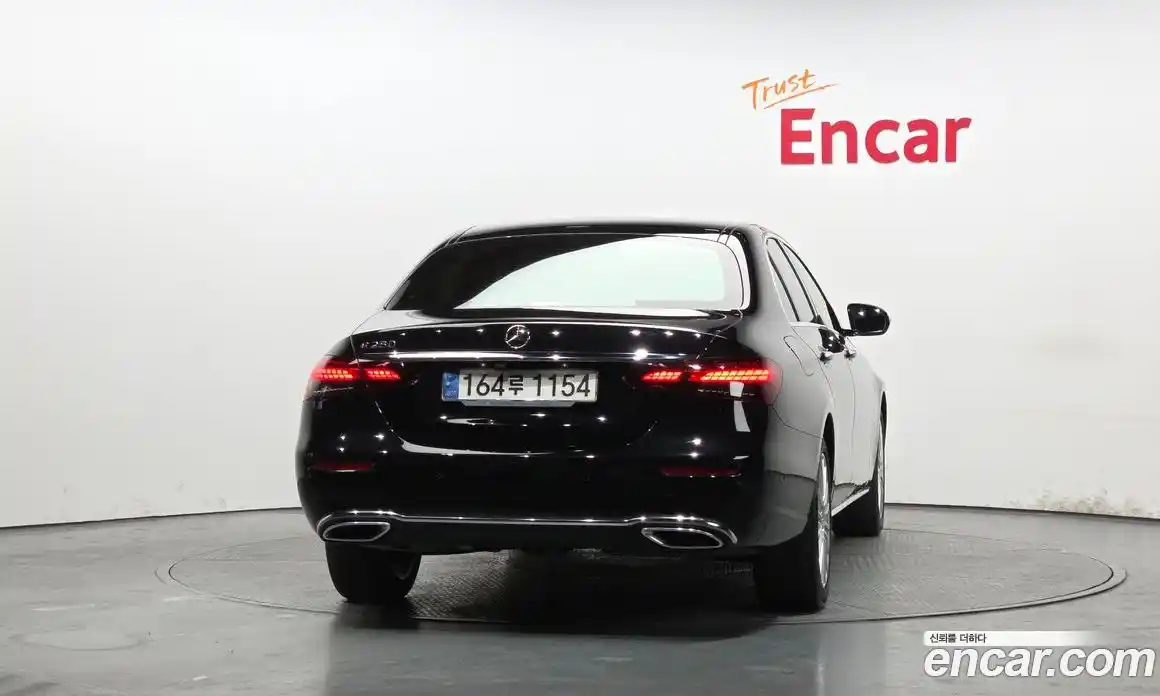 Mercedes-Benz E-Class 2021 2.0 гидро в Москве, фото 4