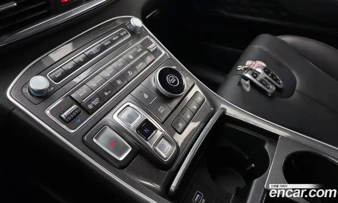 Hyundai Santa Fe 2023 1.6 гидро в Москве № 1317631, фото 11