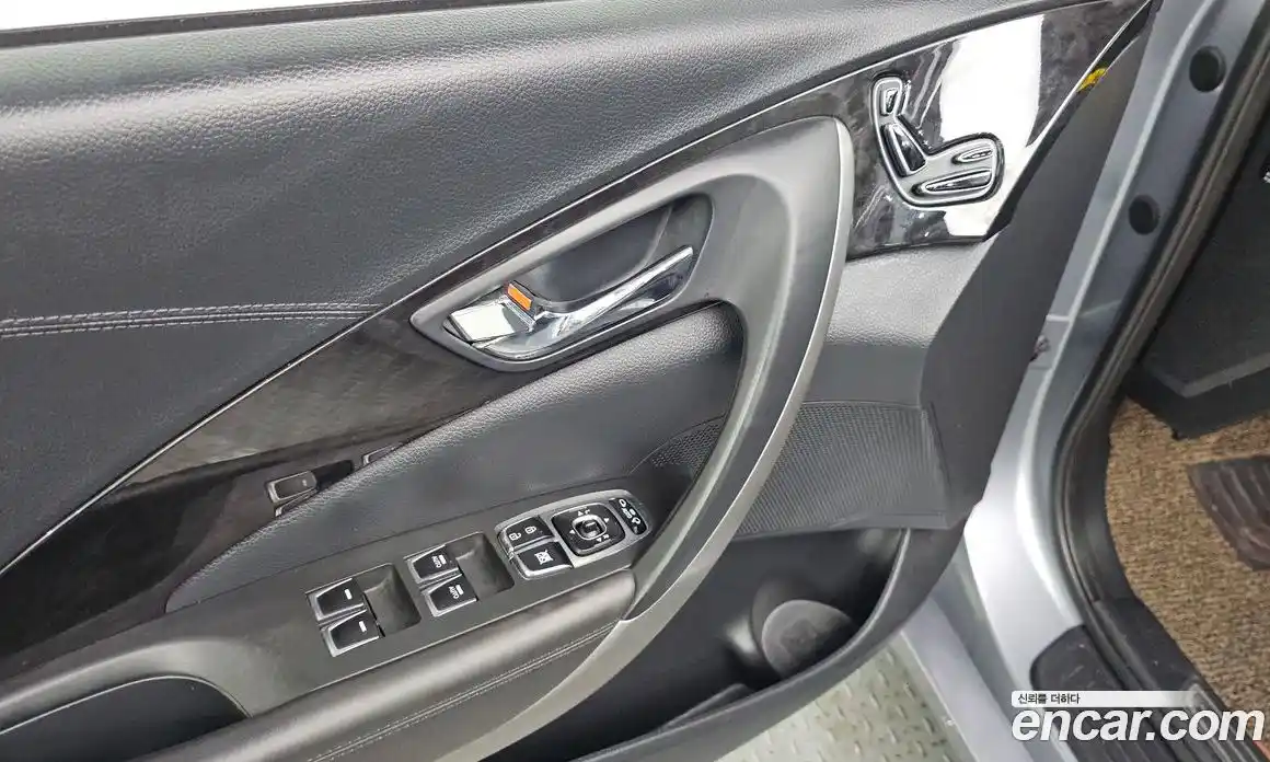 Hyundai Grandeur 2015 2.4 гидро в Москве № 1417014, фото 24