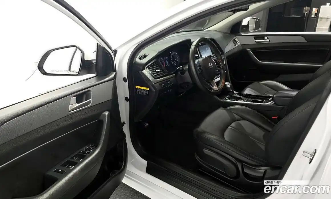 Hyundai Sonata 2017 2.0 гидро в Москве № 1417567, фото 13