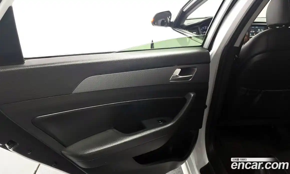 Hyundai Sonata 2017 2.0 гидро в Москве № 1417567, фото 15