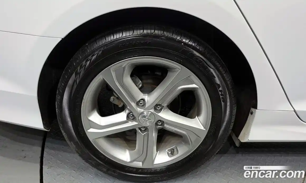 Hyundai Sonata 2017 2.0 гидро в Москве № 1417567, фото 5
