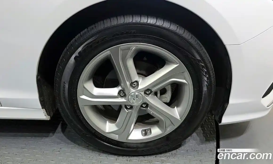 Hyundai Sonata 2017 2.0 гидро в Москве № 1417567, фото 7