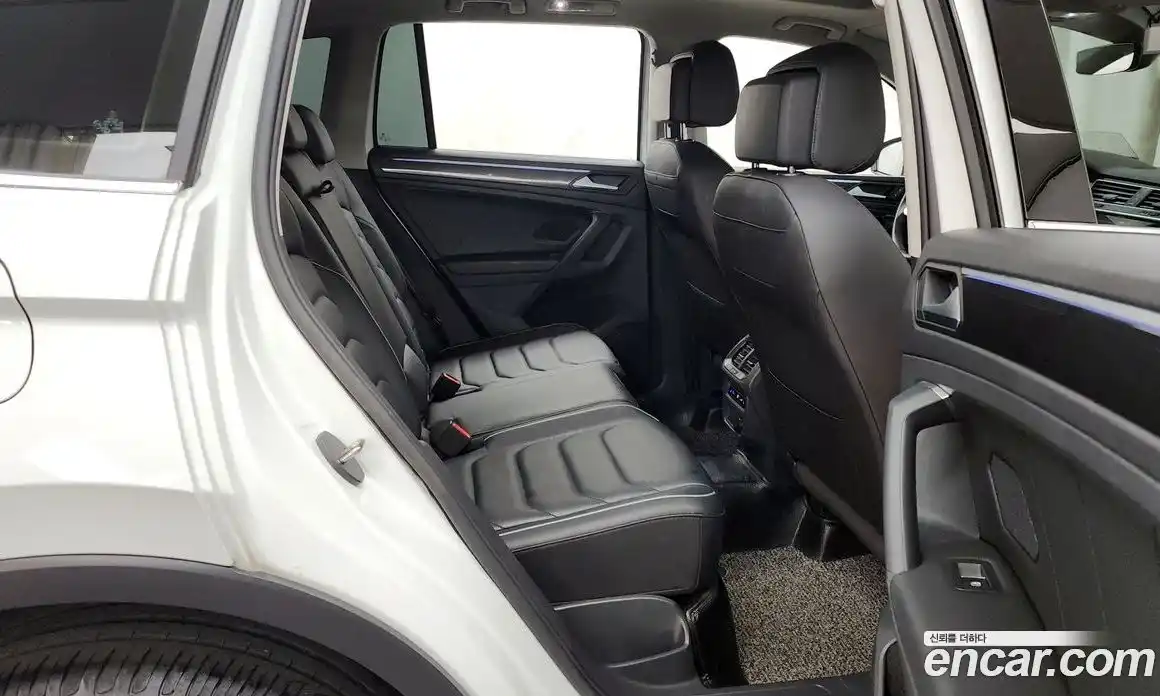 Volkswagen Tiguan 2022 2.0 гидро в Москве № 168633, фото 12