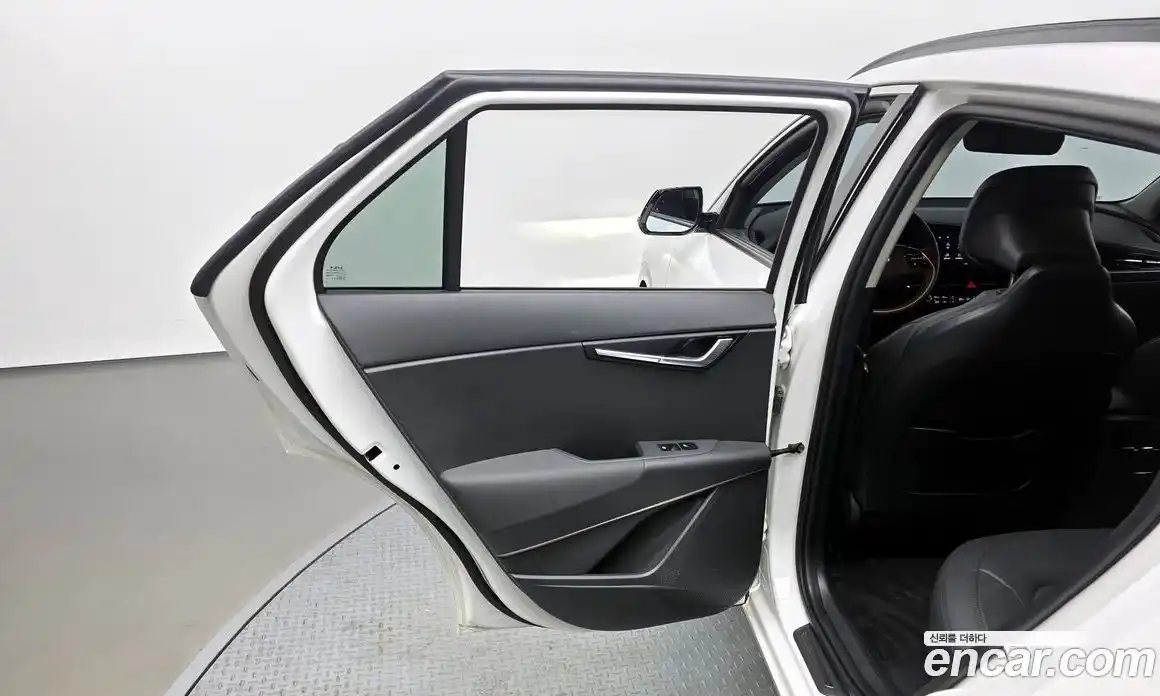 Kia Niro 2024 0.2 гидро в Москве № 1758326, фото 15
