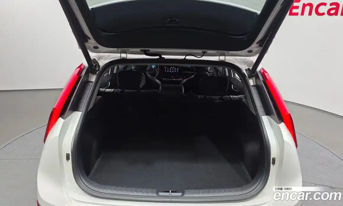 Kia Niro 2024 0.2 гидро в Москве № 1758326, фото 27