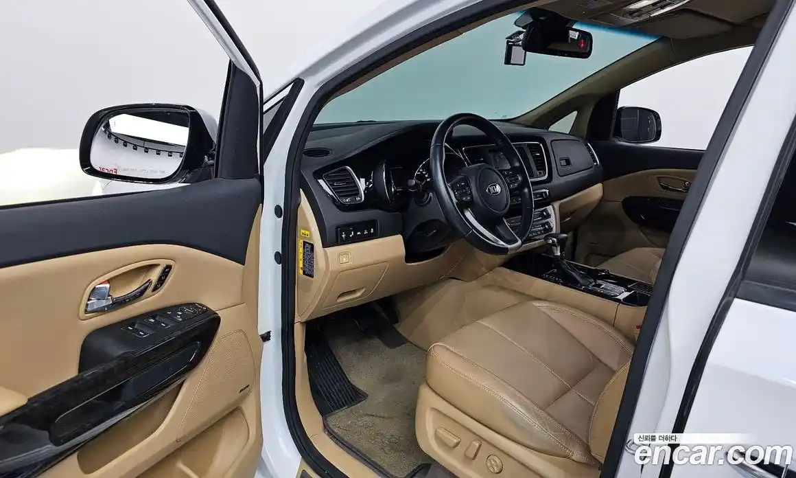 Kia Canival 2018 3.3 гидро в Москве № 1831658, фото 13