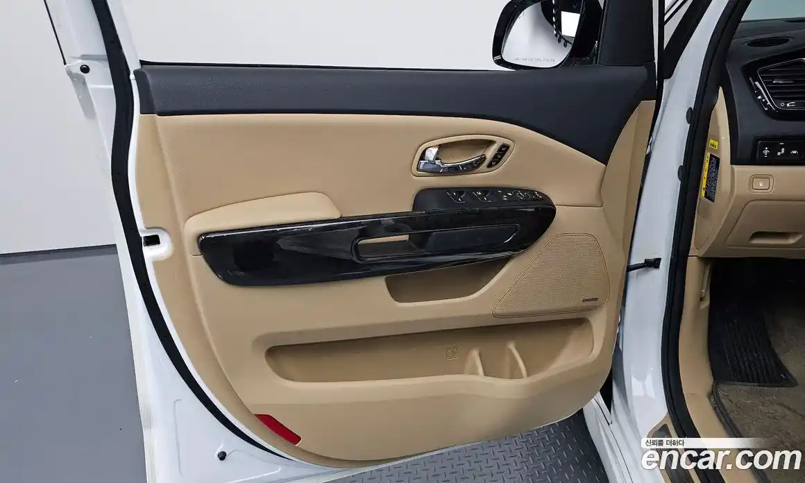 Kia Canival 2018 3.3 гидро в Москве № 1831658, фото 14