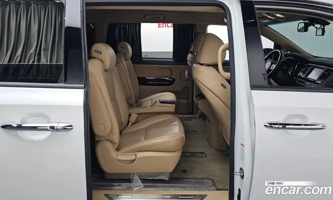 Kia Canival 2018 3.3 гидро в Москве № 1831658, фото 16
