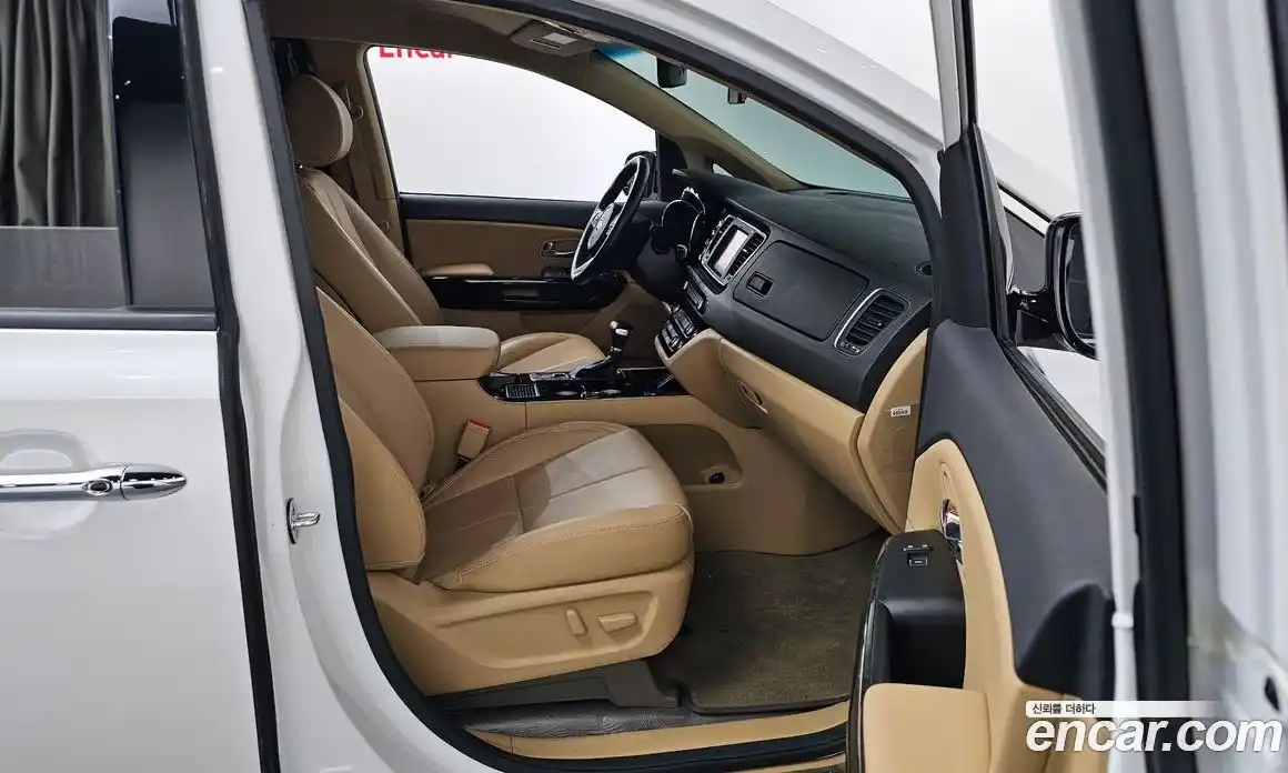 Kia Canival 2018 3.3 гидро в Москве № 1831658, фото 17